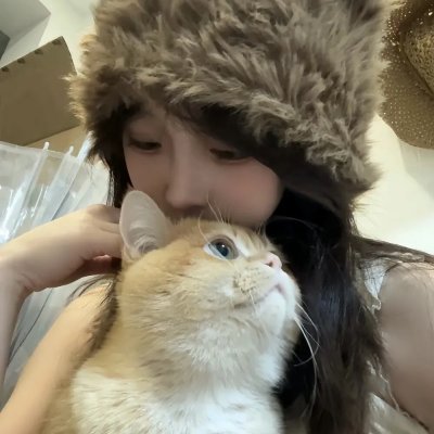 一位站立的人